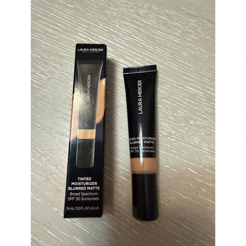 Laura Mercier Tinted Moisturizer Blurred Matte Skin Tint SPF 30 3N Sand 0.51 Oz